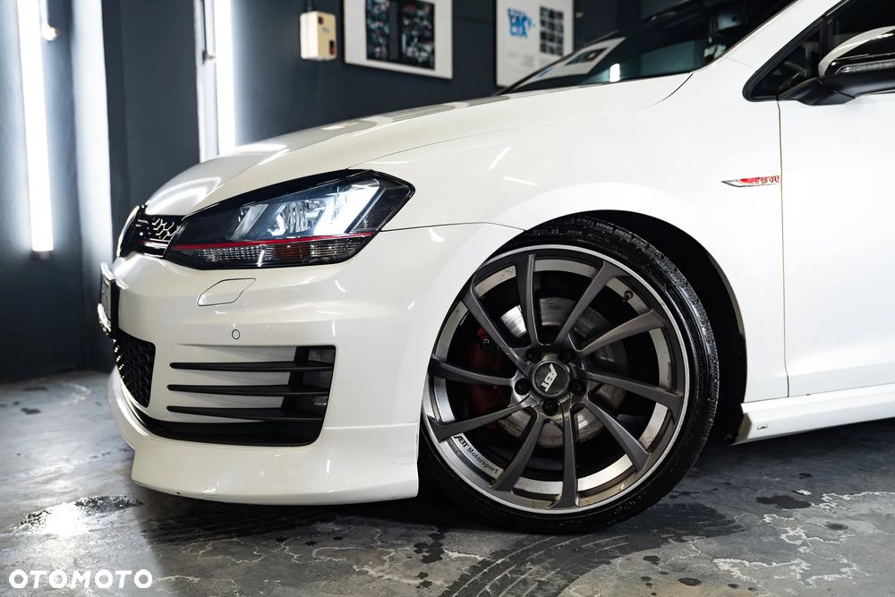Volkswagen Golf GTI (BlueMotion Technology) DSG Performance - 9