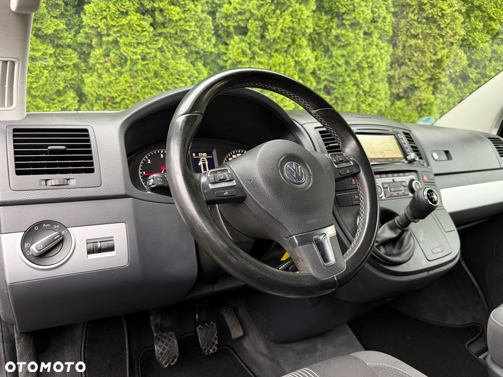 Volkswagen Multivan - 31