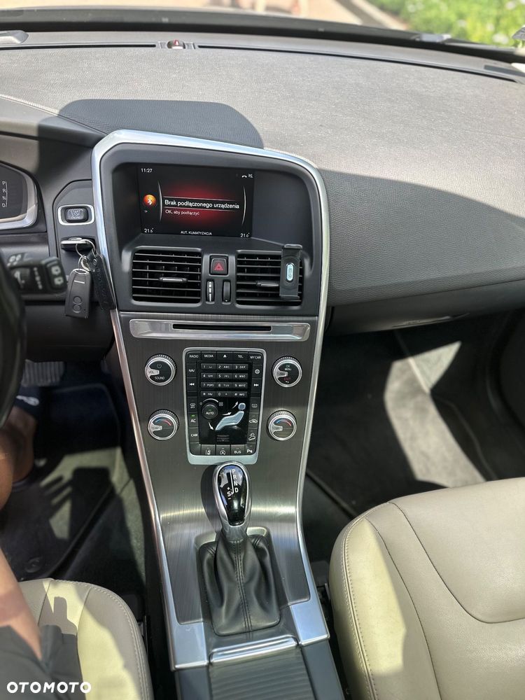Volvo XC 60 D4 AWD Momentum - 9