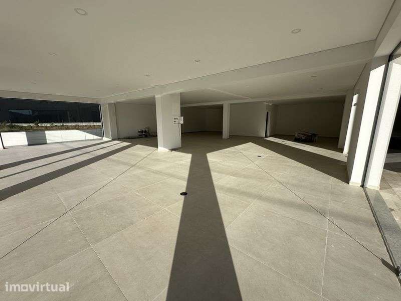 Arrendamento loja renovada Carvalhosa, Paços de Ferreira - Grande imagem: 4/8