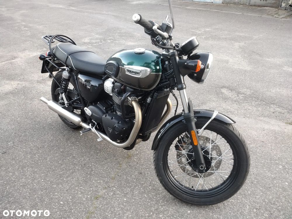 Triumph Bonneville - 5
