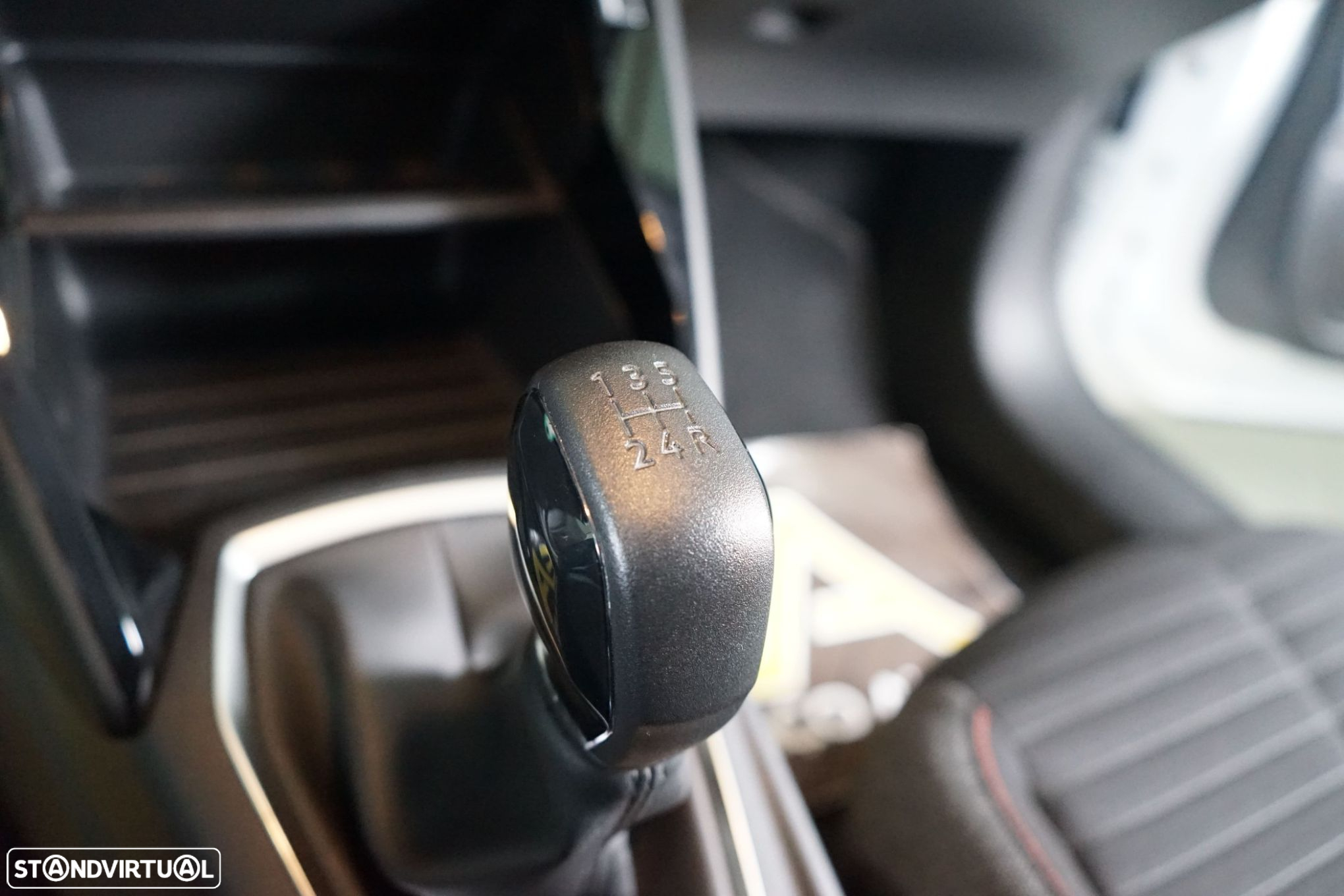 Peugeot 208 1.2 PureTech Allure - 28