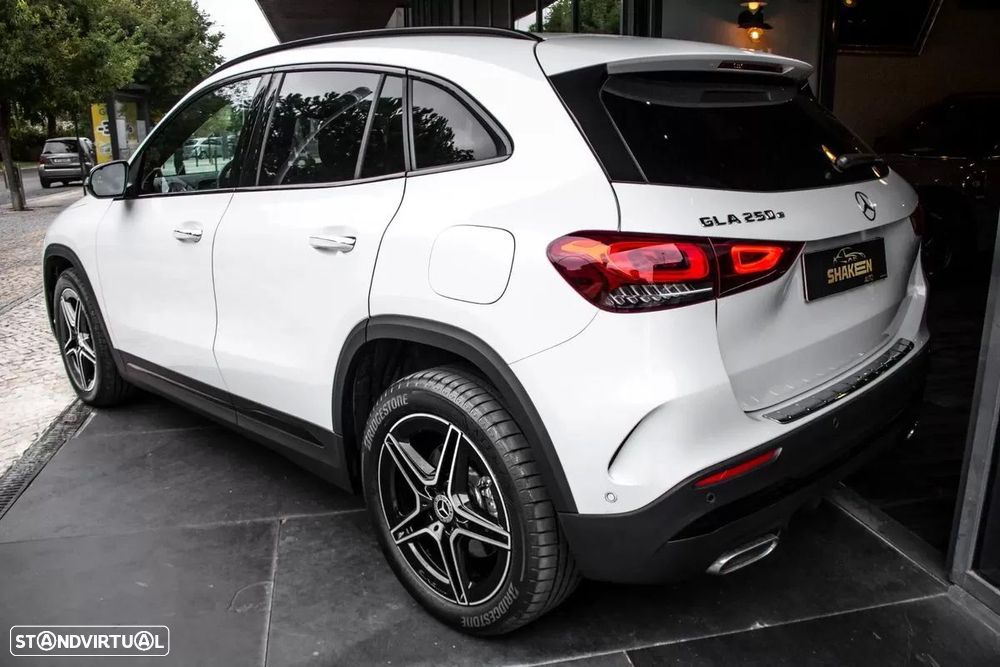 Mercedes-Benz GLA 250 e AMG Line - 3