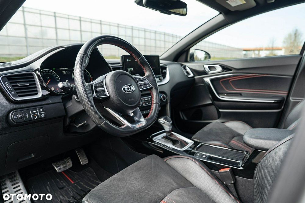 Kia ProCeed - 16