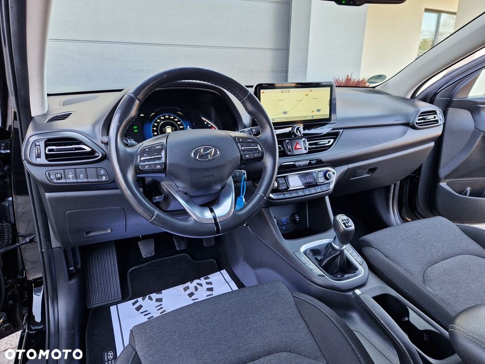 Hyundai i30 1.5 Intro - 13