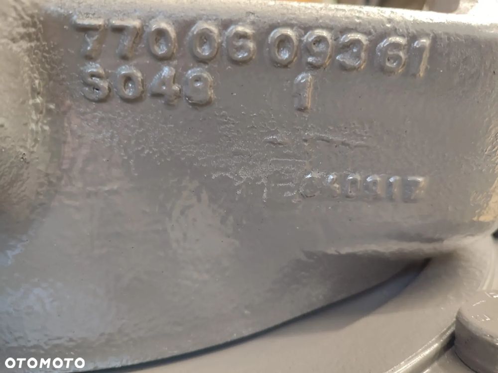 Zwolnica 7700607902 Zwrotnica 7600645001 7700608601 Massey Ferguson 8690 - 15