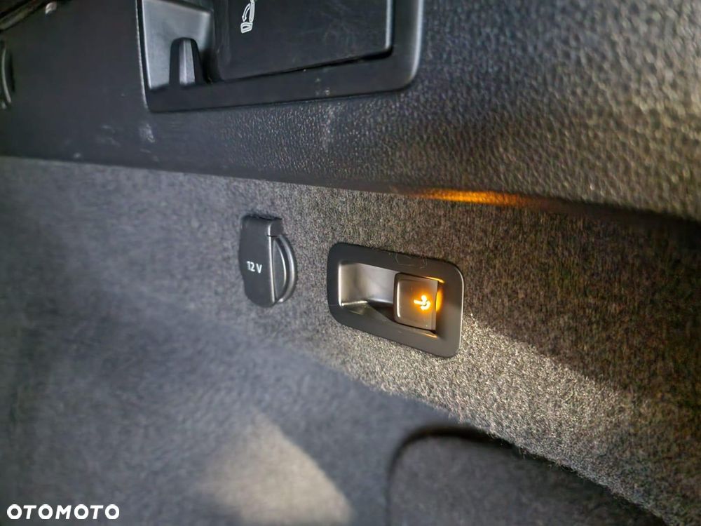 Volkswagen Passat - 36