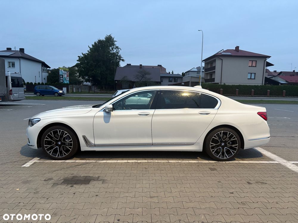 BMW Seria 7 740i - 10