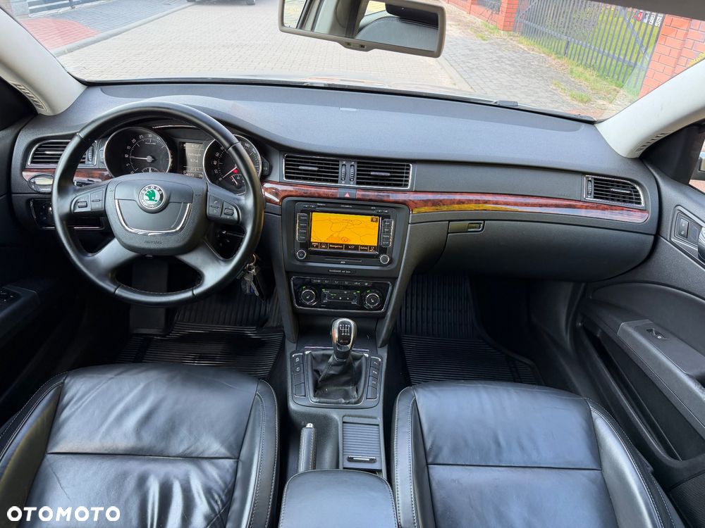 Skoda Superb 2.0 TDI 4x4 Exclusive - 26