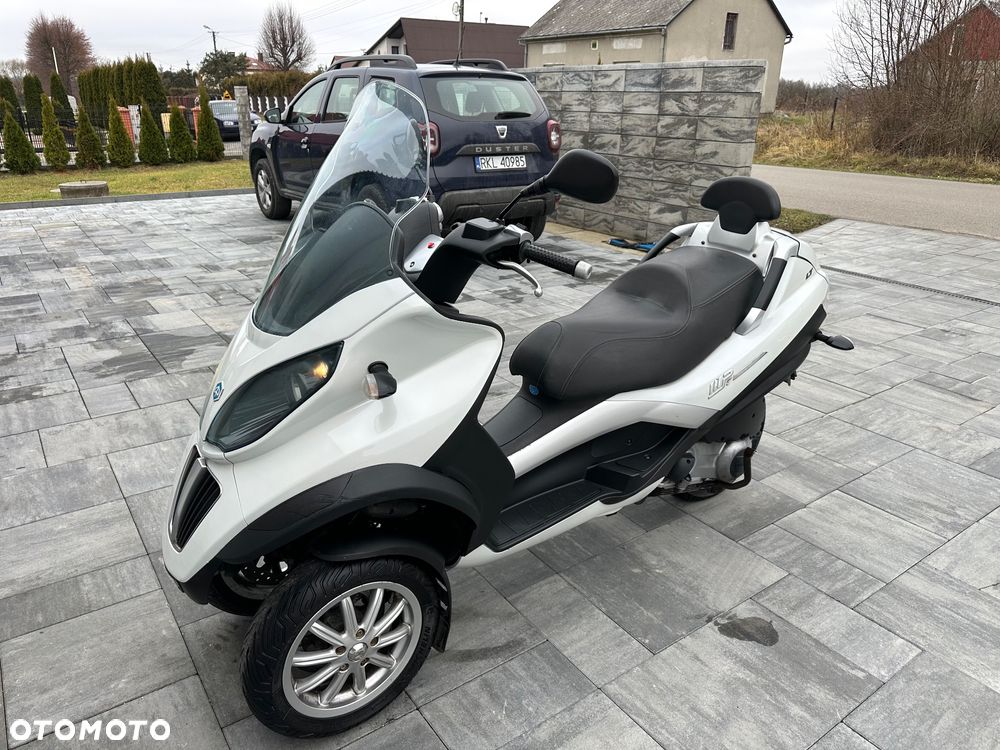 Piaggio MP-3 - 13
