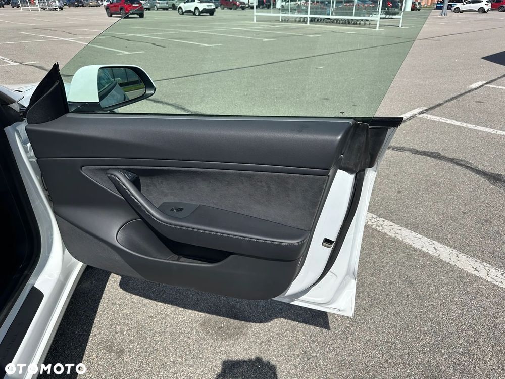 Tesla Model 3 - 20