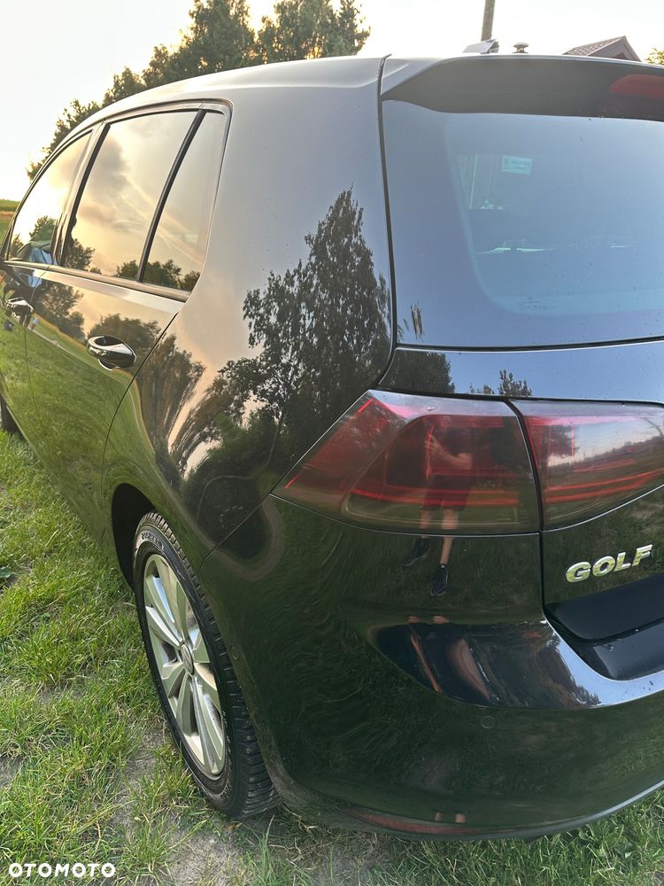 Volkswagen Golf - 6