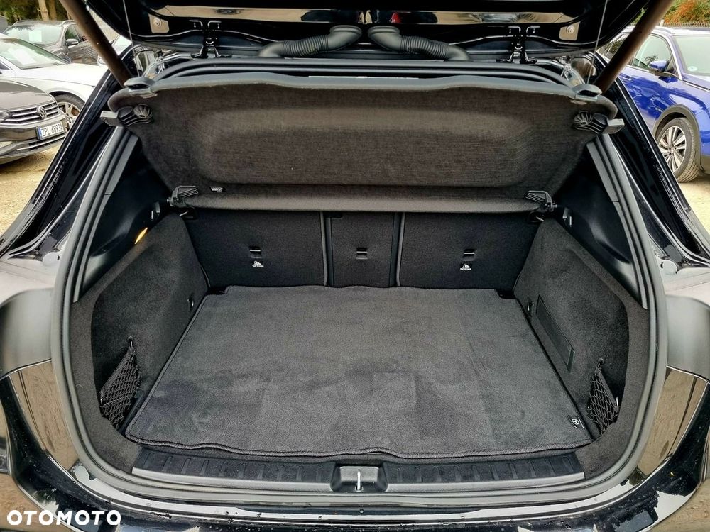 Mercedes-Benz GLA 200 d - 13