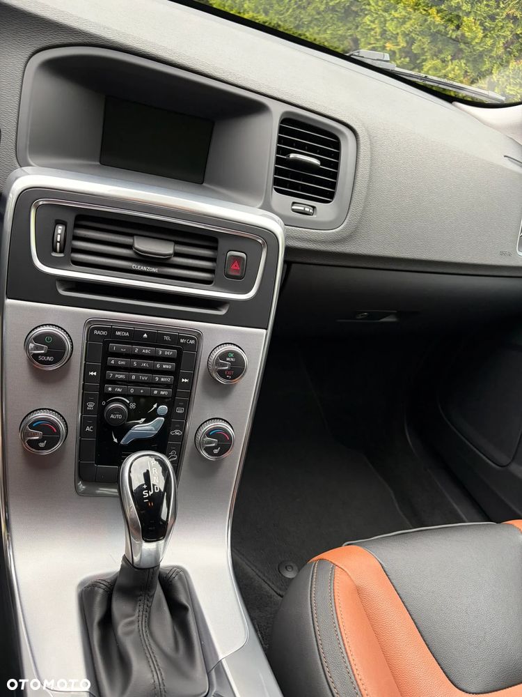 Volvo S60 Cross Country T5 AWD Summum - 9