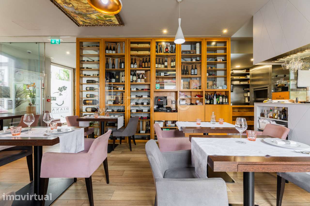 Trespasse de Restaurante e Habitação T3 Duplex na Sé em Braga - Grande imagem: 5/51