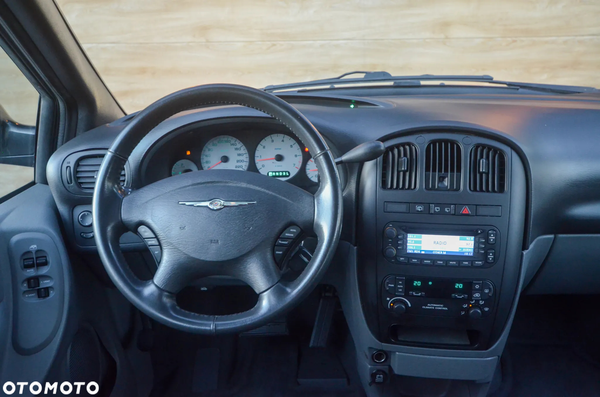 Chrysler Grand Voyager 3.3 LX S&G - 34