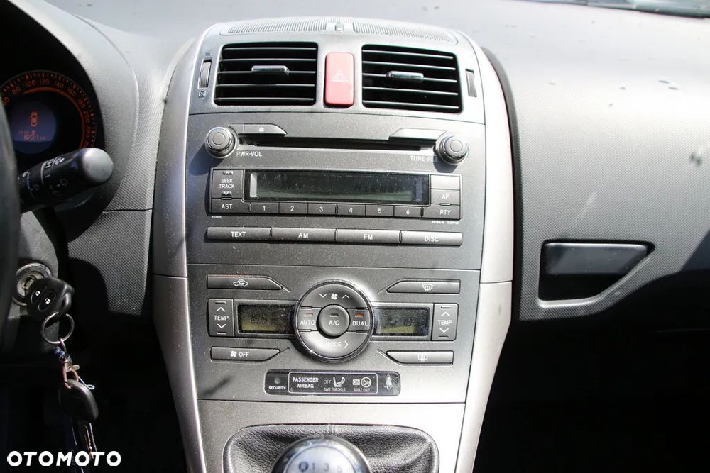 Toyota Auris 1.6 Luna - 12