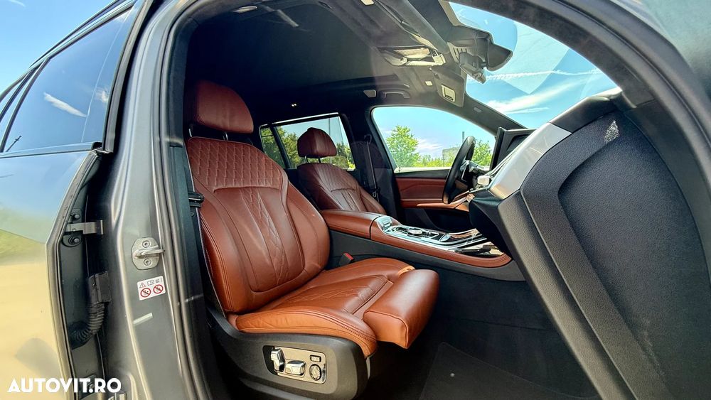 BMW X7 M60i xDrive AT MHEV - 14