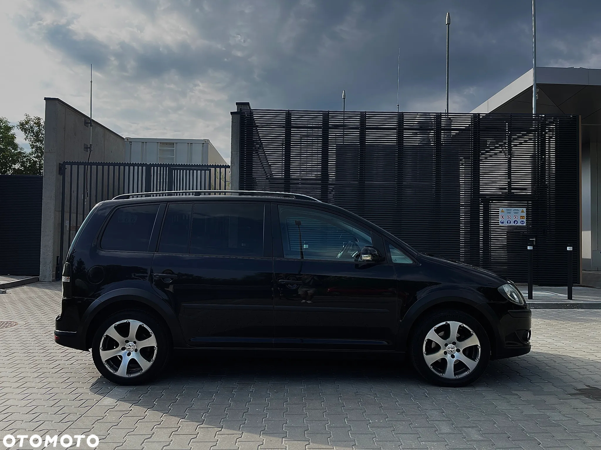 Volkswagen Touran 2.0 TDI DPF Cross - 6