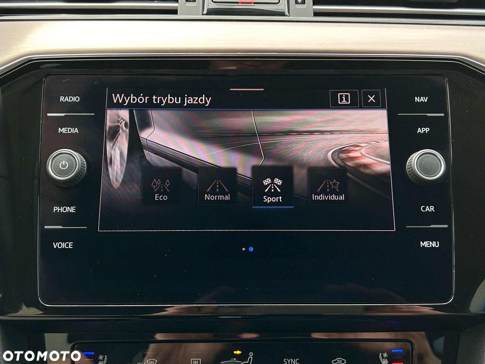 Volkswagen Passat 2.0 TDI EVO Elegance DSG - 32