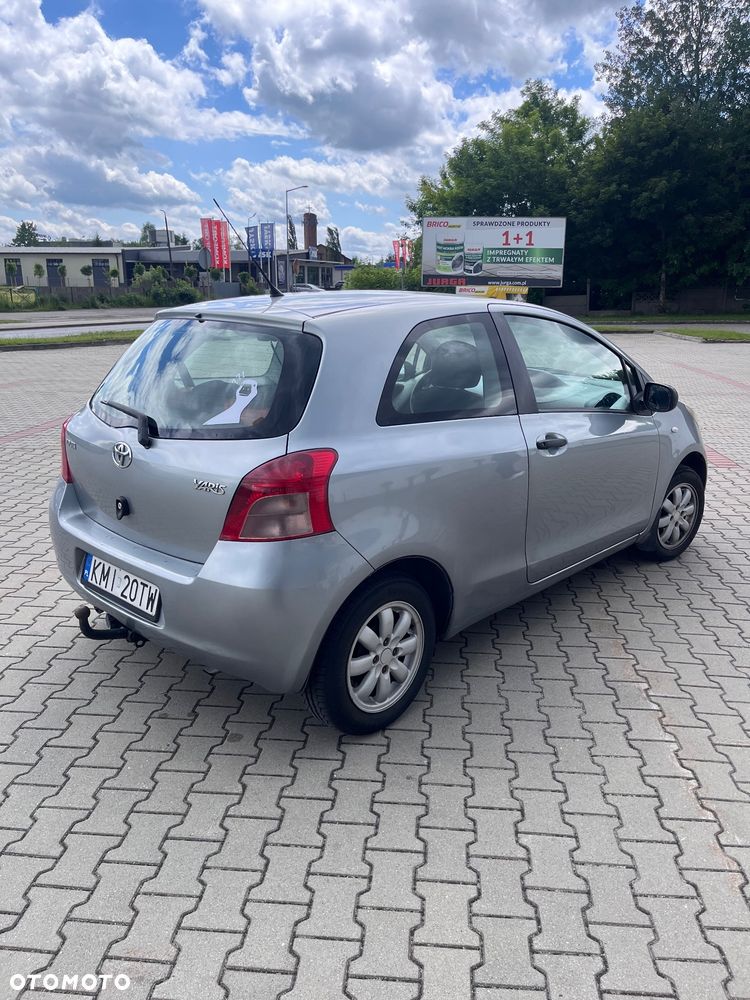 Toyota Yaris 1.0 Luna A/C - 3