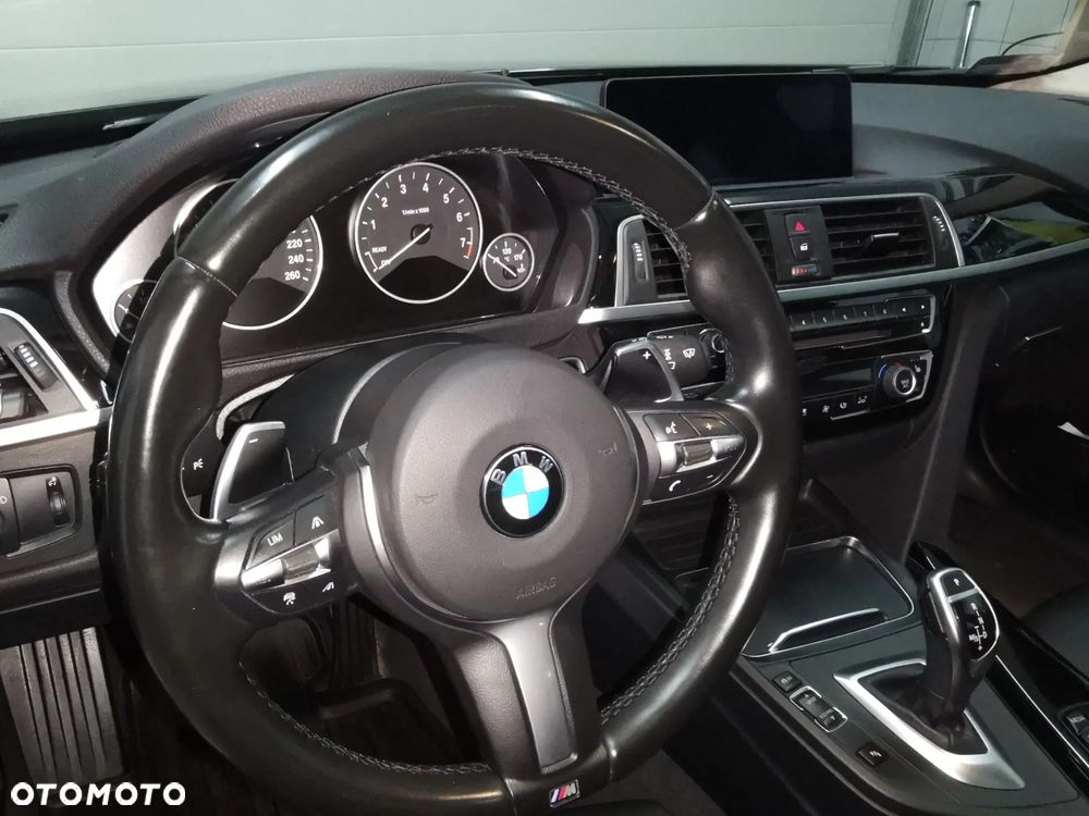 BMW Seria 3 330i xDrive Luxury Line - 19