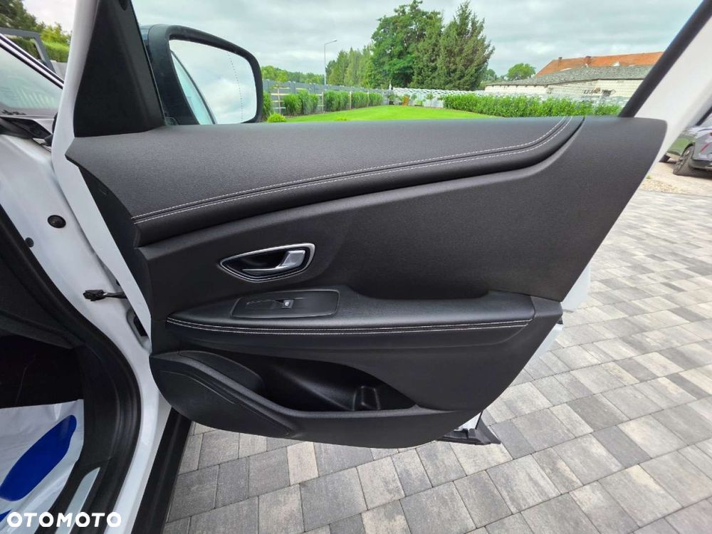 Renault Scenic - 24