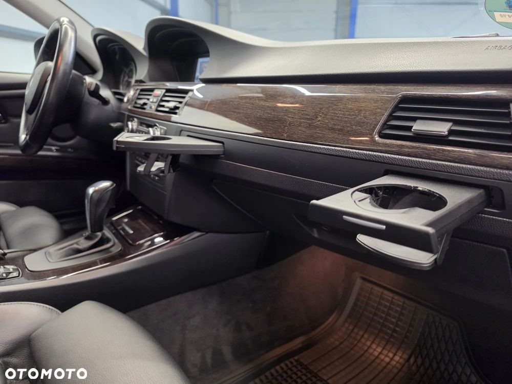 BMW Seria 3 320d Edition Exclusive - 27