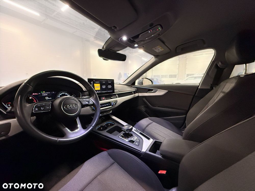 Audi A4 Limousine - 16