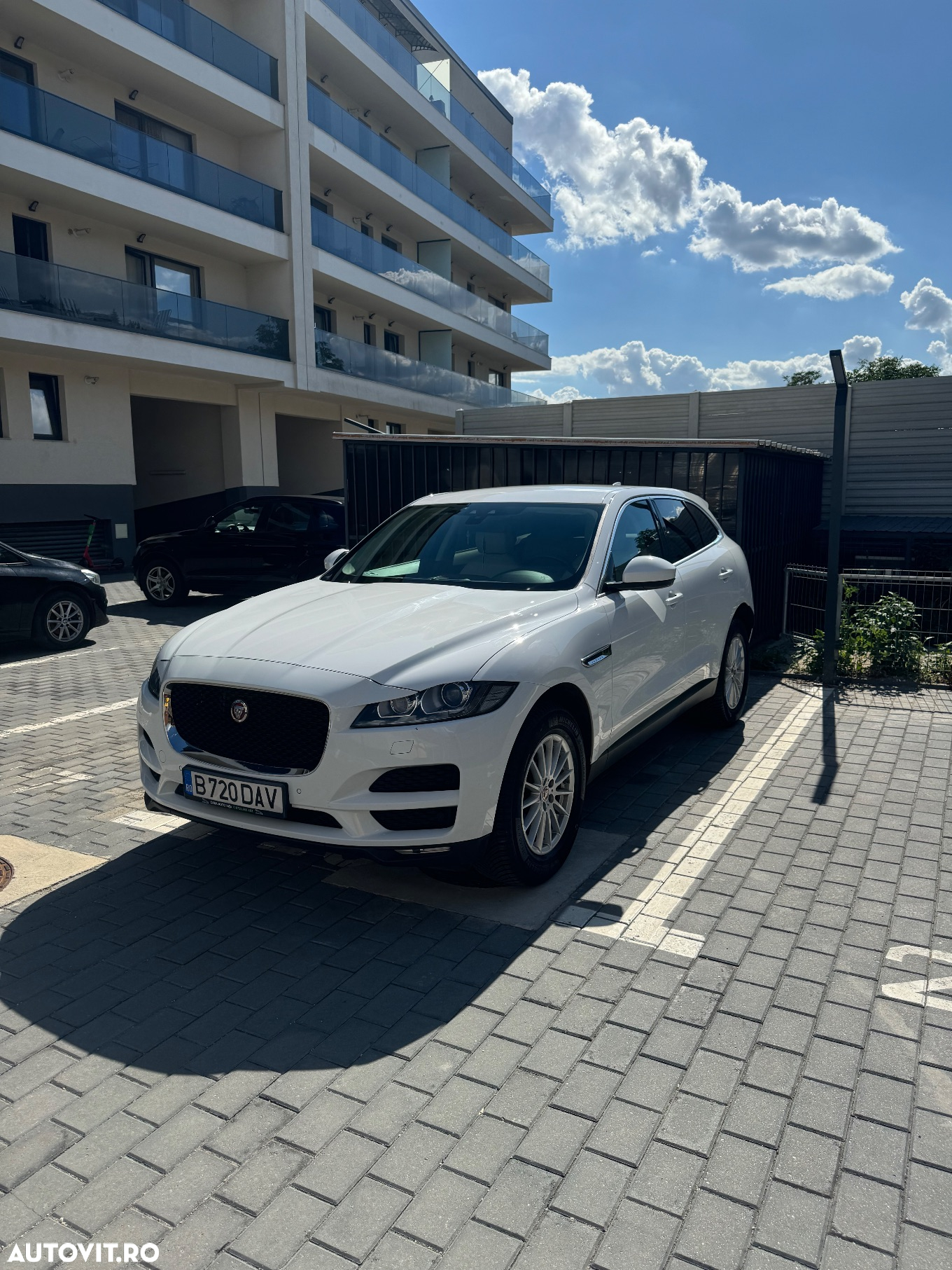 Jaguar F-Pace 20d AWD Pure - 2