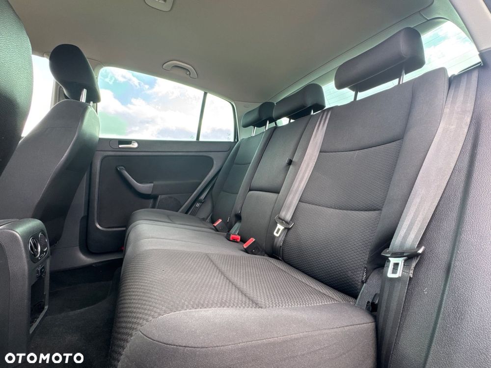 Volkswagen Golf Plus - 18