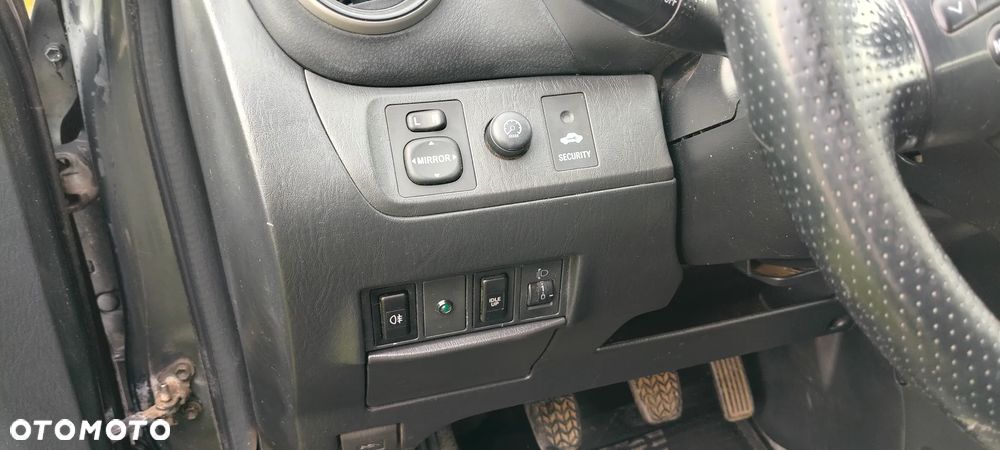 Toyota RAV4 2.0 D-4D 4x4 - 17