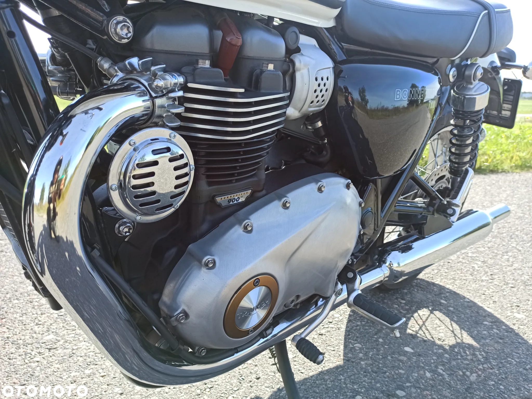 Triumph Bonneville - 6
