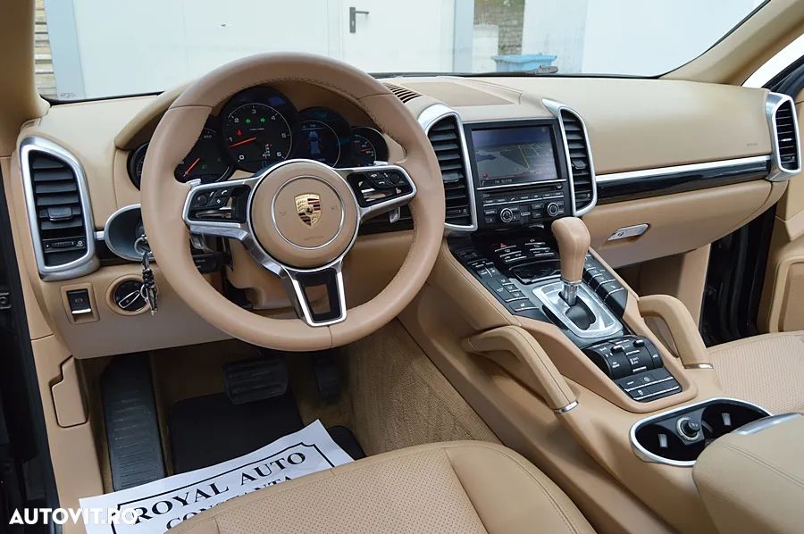 Porsche Cayenne 3.0 L - 20