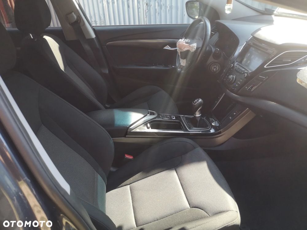 Hyundai i40 Kombi 1.7 CRDi Premium - 19
