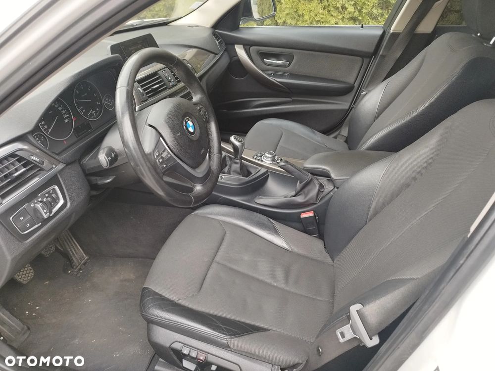 BMW Seria 3 320d Blue Performance Modern Line - 12