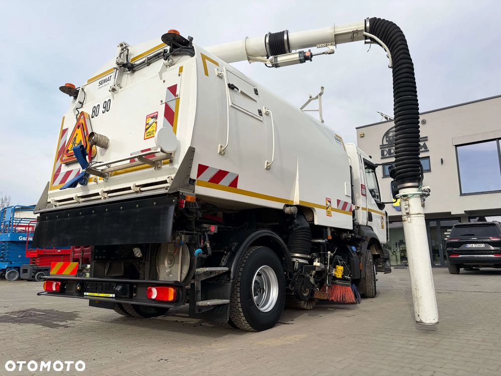 Renault D 12 zamiatarka - 10