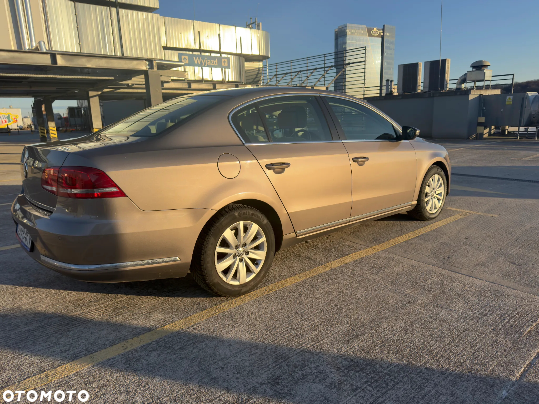 Volkswagen Passat 2.0 TDI Comfortline - 6
