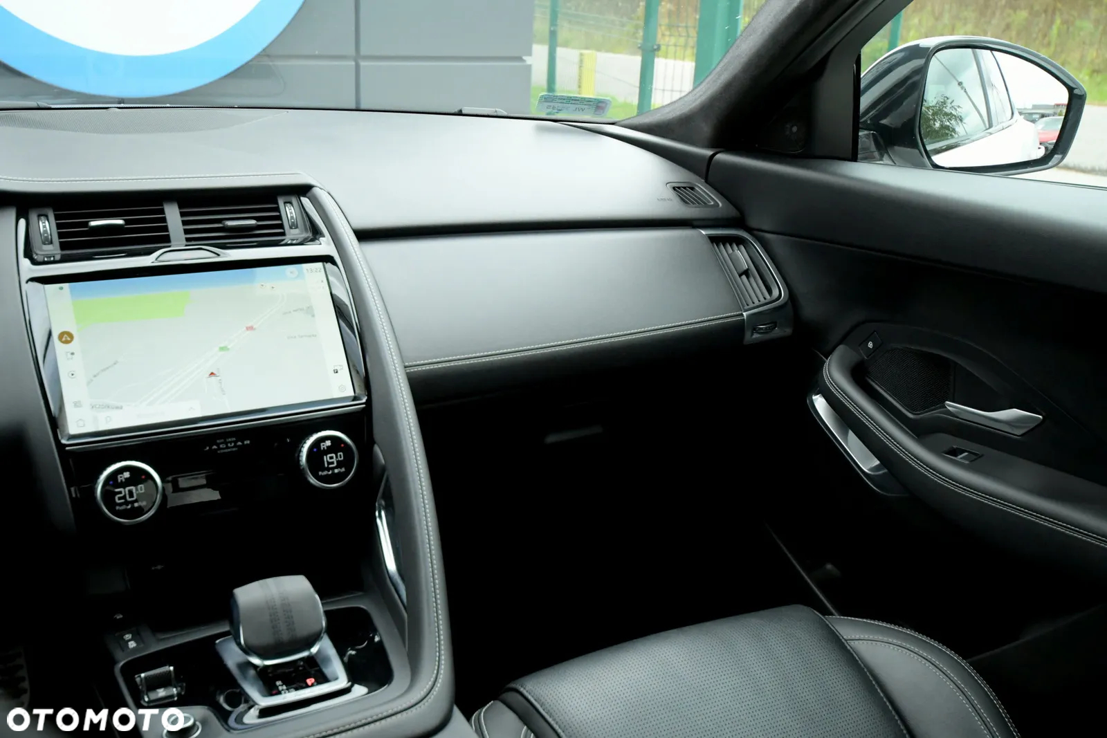 Jaguar E-Pace D200 AWD R-Dynamic S - 30