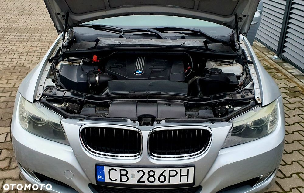 BMW Seria 3 320d DPF Efficient Dynamics Edition - 2