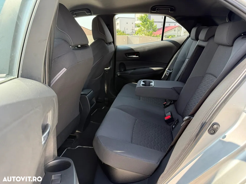 Toyota Corolla 1.8 HSD Business - 6
