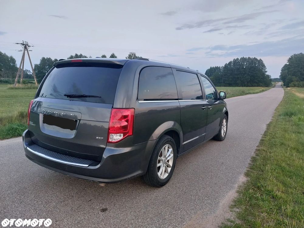 Dodge Grand Caravan - 6
