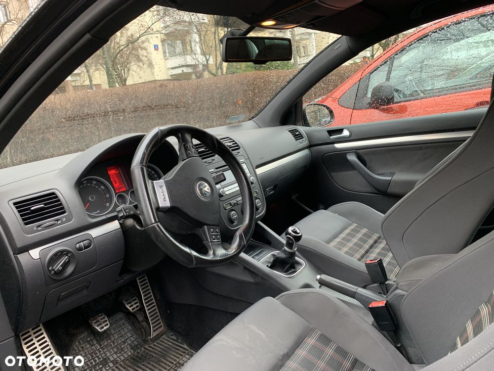 Volkswagen Golf - 8