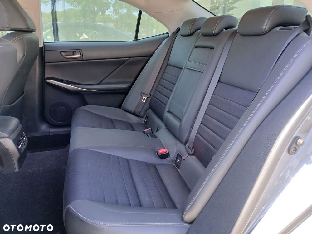 Lexus IS 200t Elegance - 7