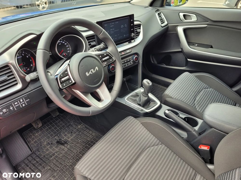 Kia Ceed 1.5 T-GDI M - 11