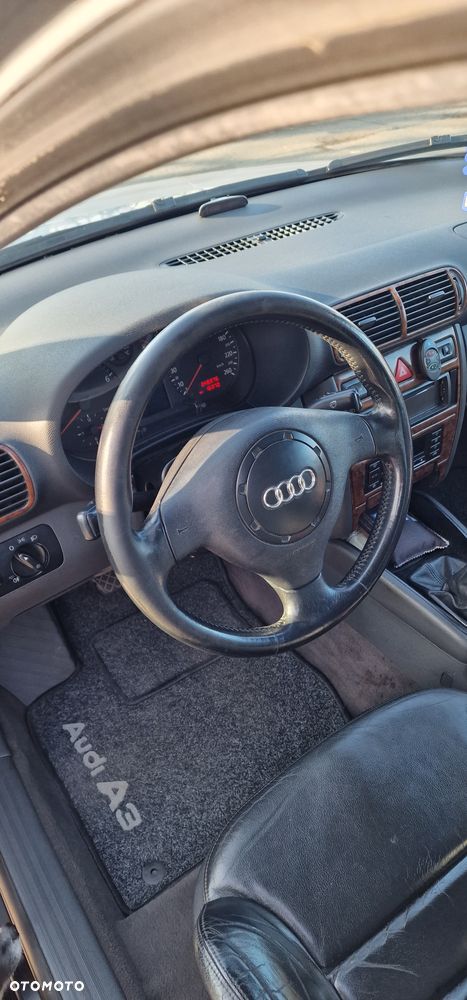 Audi A3 1.8 Ambiente - 6