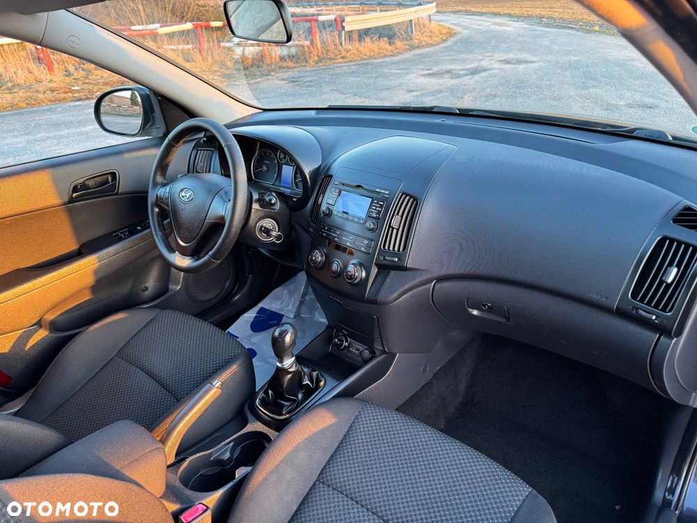 Hyundai i30 i30cw 1.4 blue Comfort - 13