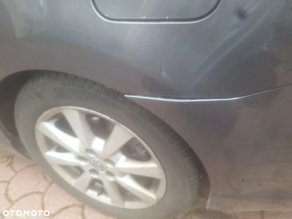 Toyota Avensis 2.0 D-4D Sol plus+NAVI - 14