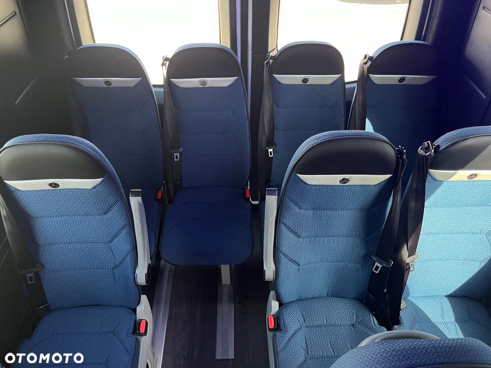 Mercedes-Benz Sprinter 517 - 12