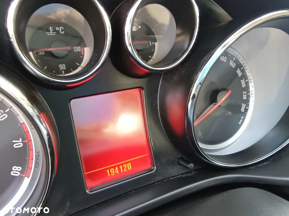 Opel Insignia 1.8 - 13